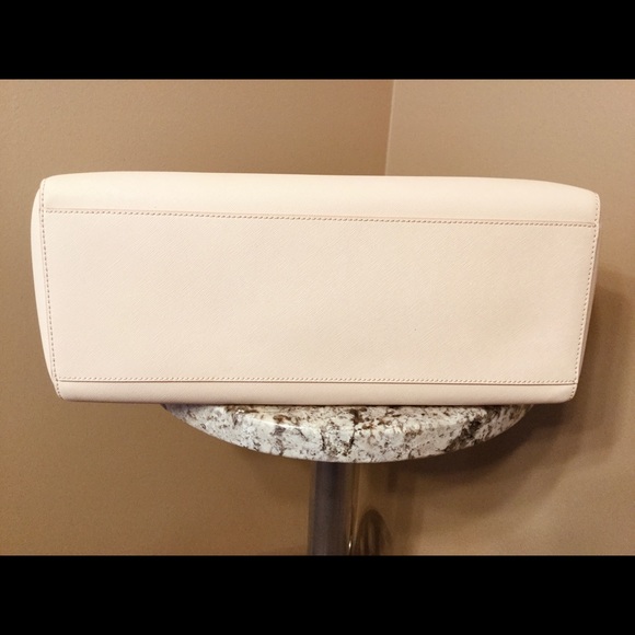 NWOT Tory Burch large leather tote - Picture 9 of 14